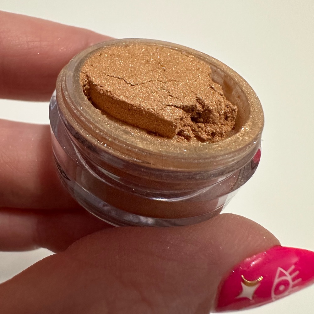 bareMinerals, MONTANA loose eyeshadow, travel size - Picture 4 of 10